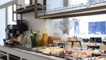 Daily buffet breakfast for a fee