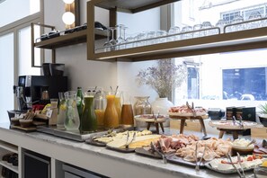Daily buffet breakfast for a fee