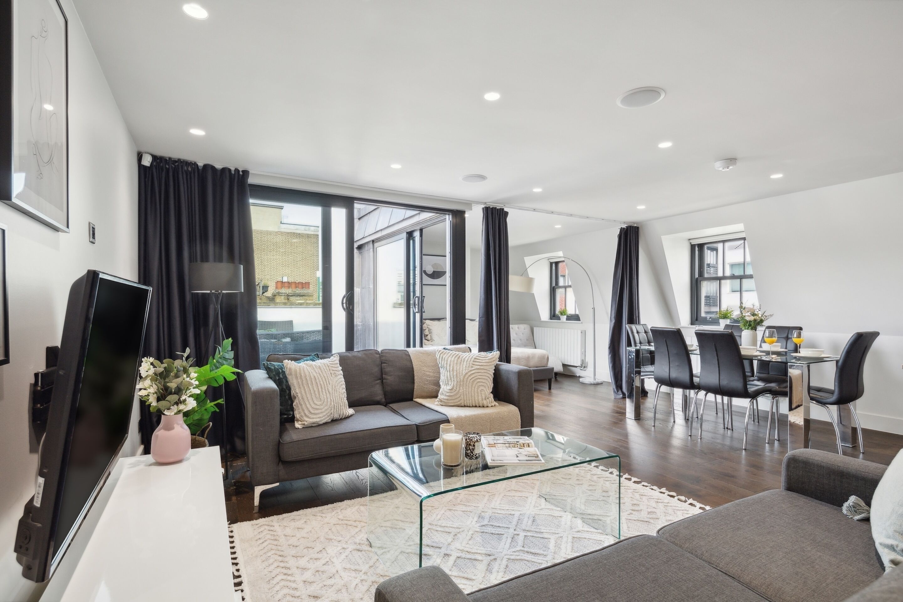 Exclusive Apartment, 2 Bedrooms, Non Smoking, Terrace | Living area | 30-inch flat-screen TV with digital channels, TV