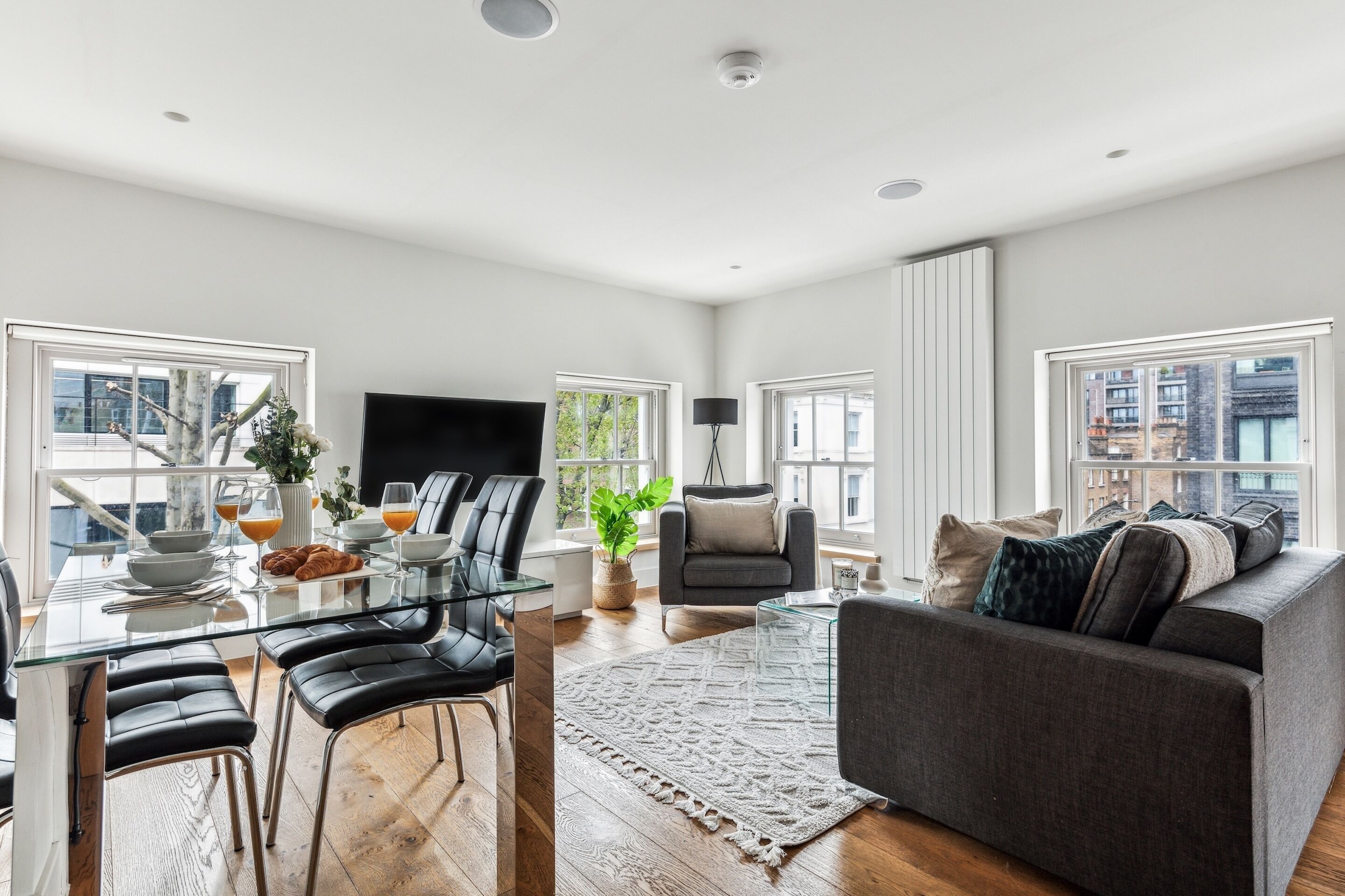 Design Apartment, Multiple Beds, Kitchen, City View | Living area