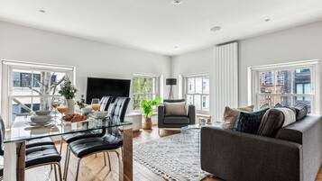 Design Apartment, Multiple Beds, Kitchen, City View | Living area