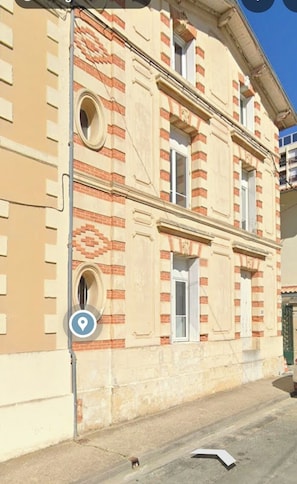 Exterior - Eau Fil de Soi (Royan)