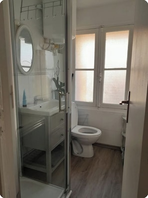 Soap, toilet paper - Eau Fil de Soi (Royan)