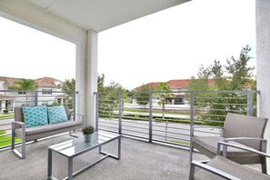 Terrace/patio - Great apartment in resort Storey Lake with lux amenities. 10 miles to Disney! (Kissimmee)
