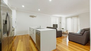 Interior - Surf Beach Dreams - in the Heart of Kiama (Kiama)