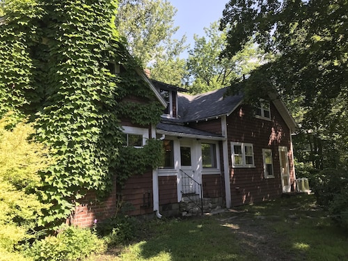 Blue Hill Rental Home in quiet location