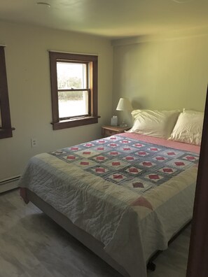 3 chambres, bureau, Wi-Fi gratuit, draps fournis