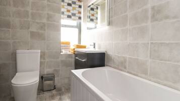 Cottage | Bathroom | Shower