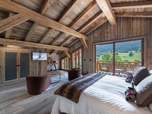 5 bedrooms, free WiFi, bed sheets - Luxury Chalet for 12 near La Princesse Pistes with Gym and Fireplace (Demi-Quartier)