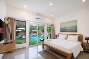 7 Schlafzimmer, Zimmersafe, Bügeleisen/Bügelbrett, Reisekinderbett
