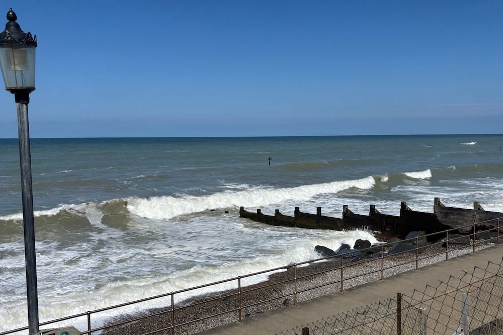 Seafront Sheringham 1 bed Apt Sleeps 4 - 1xdog - Sheringham