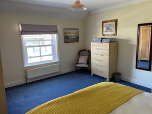 Apartemen | 1 kamar tidur, setrika/meja setrika, Wi-Fi gratis, dan seprai linen