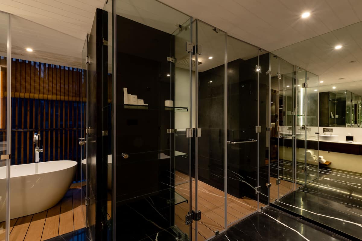 Free toiletries, hair dryer, bathrobes, bidet