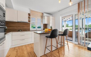 Kühlschrank, Herdplatte, Geschirrspüler