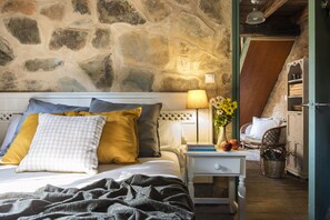 1 bedroom, bed sheets, wheelchair access