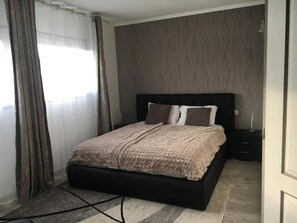 Free WiFi, bed sheets - Hotel Mervil Airport (Merville)