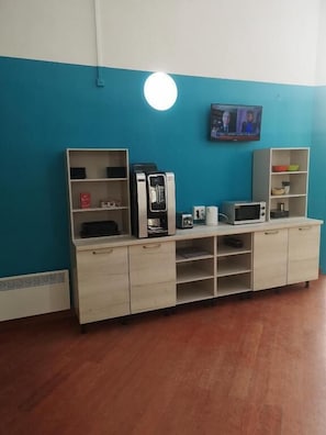 33-inch LED TV with cable channels - Hotel Mervil Airport (Merville)