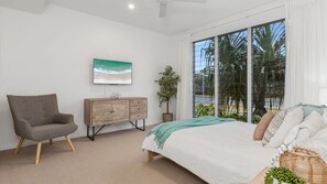 6 quartos, ferros/tábuas de passar roupa, Wi-Fi, roupa de cama