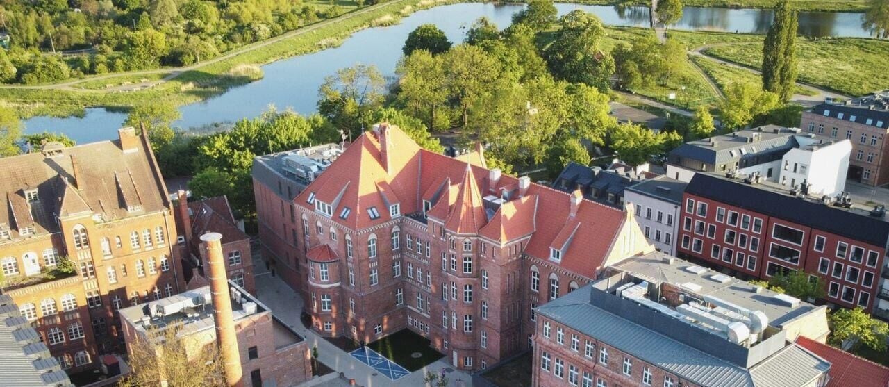 المنشأة من الخارج