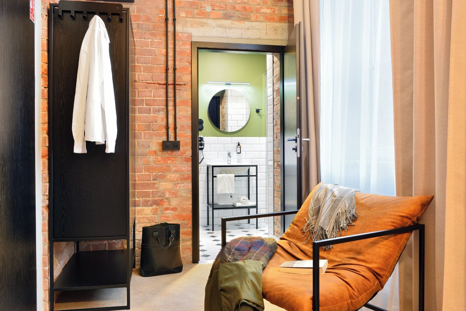 1 bedroom, desk, laptop workspace, free wifi