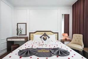Quarto casal standard | Escrivaninha, quartos à prova de som, Wi-Fi de cortesia, roupa de cama