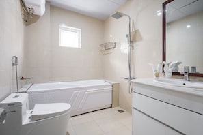 Standard Double Room | Bathroom