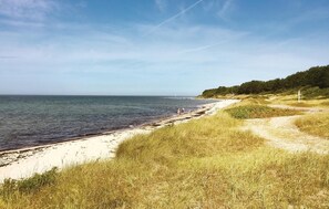 Una spiaggia nelle vicinanze