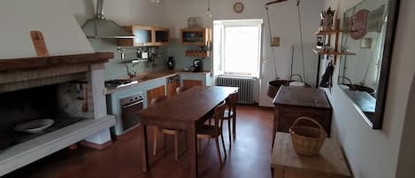 Réfrigérateur, four, plaque de cuisson, lave-vaisselle