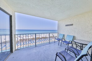 Property grounds - Oceanfront 4th Floor Condo | FREE Beach Service | Regency Towers PCB (Panama City)