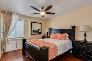 4 bedrooms, iron/ironing board, WiFi - Home on a great North South Corner Lot (Scottsdale)