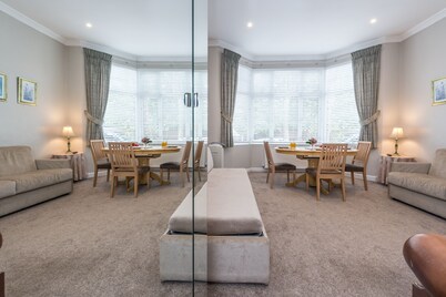 Chic Flat-sleeps up to 6 !-12 minutes(tube)to Oxford Street.,parking on street