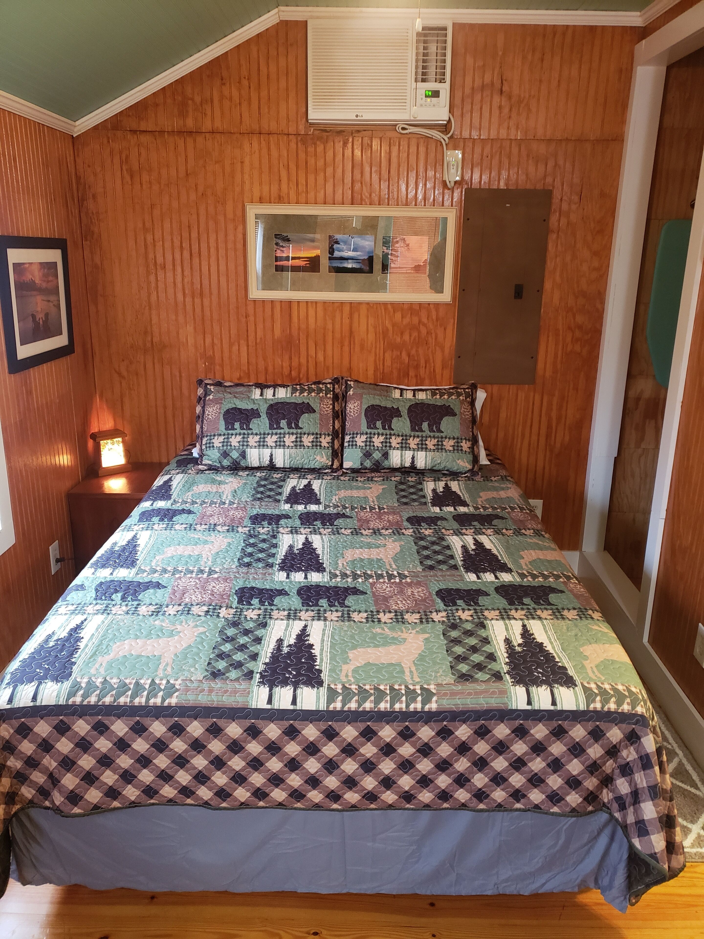 1 chambre, fer et planche à repasser, Wi-Fi gratuit, draps fournis