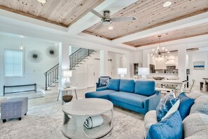 Smart TV - 30A Beach House! 4 Bikes/Walk to coffee/restaurant (Santa Rosa Beach)