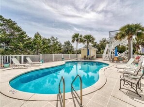 Pool - 30A Beach House! 4 Bikes/Walk to coffee/restaurant (Santa Rosa Beach)