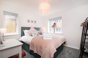 3 chambres, bureau, fer et planche à repasser, Wi-Fi