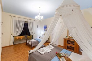 1 bedroom, iron/ironing board, WiFi, bed sheets - Palaiochora Retreat - Sea Sunset Rooftop (Avia Kalamata)