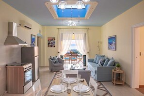 Interior - Palaiochora Retreat - Sea Sunset Rooftop (Avia Kalamata)