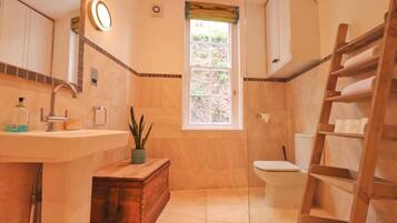 Shower, towels, soap, shampoo