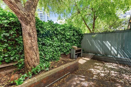 Bright 1 bed flat w/outside space - Kennington Park - LDN