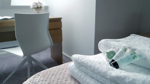 Apartment | 2 bedrooms, iron/ironing board, free WiFi, bed sheets - Blue Apartment in Peterborough (Peterborough)