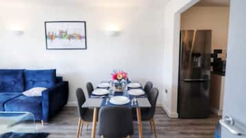 Apartment | Living room | 30-inch TV with digital channels