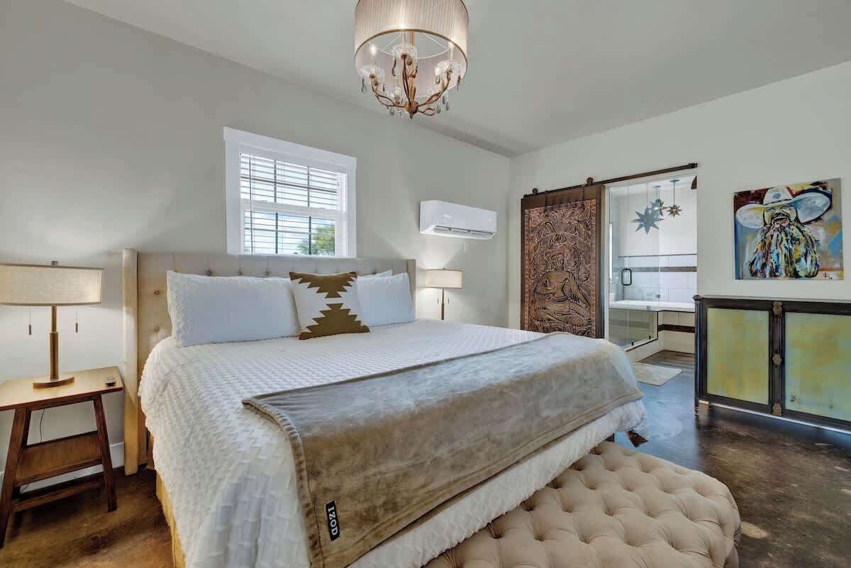 1 bedroom, memory foam beds, iron/ironing board, free WiFi