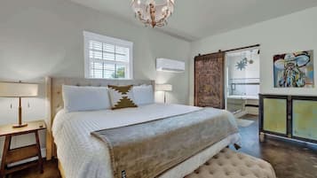 1 bedroom, memory foam beds, iron/ironing board, free WiFi