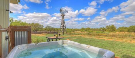 Bain à remous extérieur