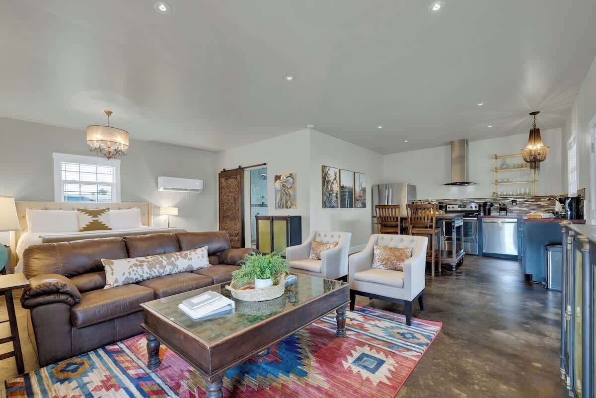 智能电视、乒乓球、书