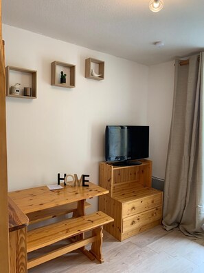 Interior - Studio Chaleureux et Ensoleillé ! (La foux d’allos)