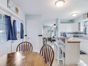 Interior - Fisherman's Inn 2 Bedroom Home by RedAwning (Rockport)