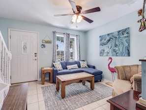 Living area - Fisherman's Inn 2 Bedroom Home by RedAwning (Rockport)