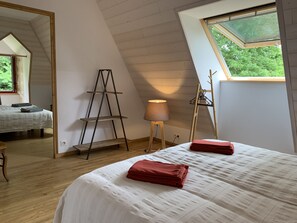 5 slaapkamers, een strijkplank/strijkijzer