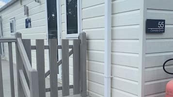 Cabin | Exterior
